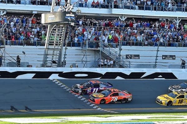 2016 daytona 500 winner